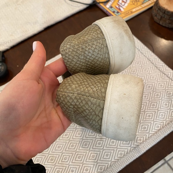 J/SLIDES Ariana Snakeskin slides - Picture 5 of 6